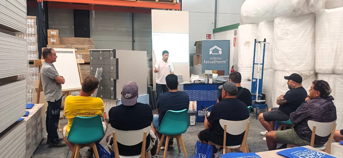 Éxito en la jornada de formación técnica sobre el sistema SATE Fassatherm de Fassa Bortolo en Idaterm Alicante. Impulsando la construcción sostenible.