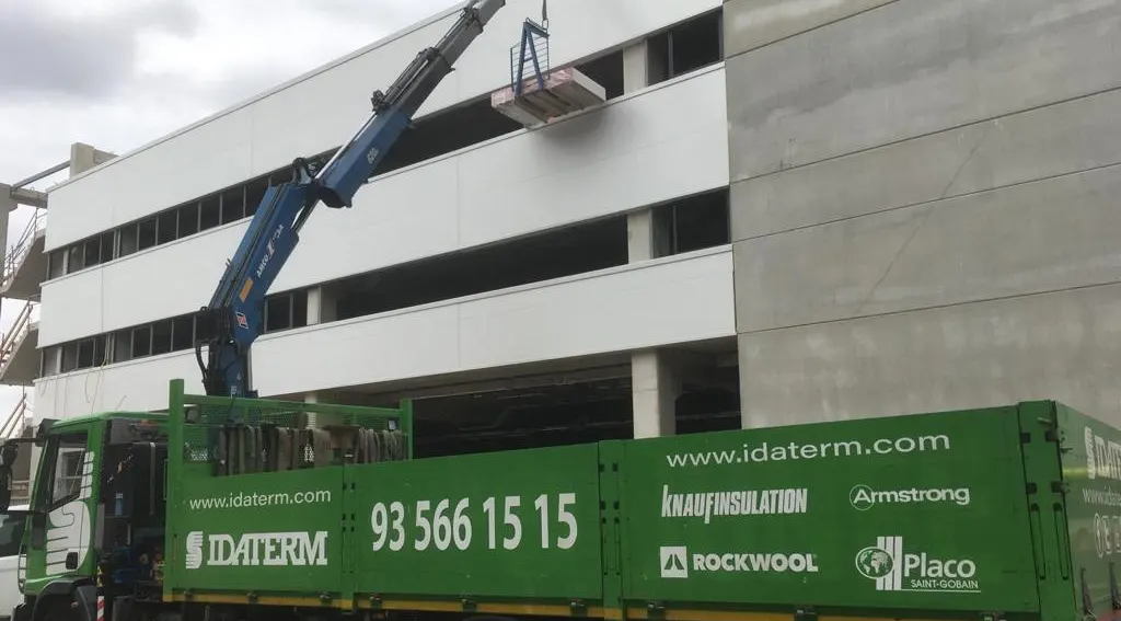 Camiones-Idaterm-Descargando-Material-980x514-1